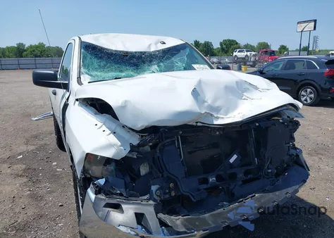 2016 Ram 1500 Tradesman из США, поврежденный, VIN 3C6JR6AT0GG331339